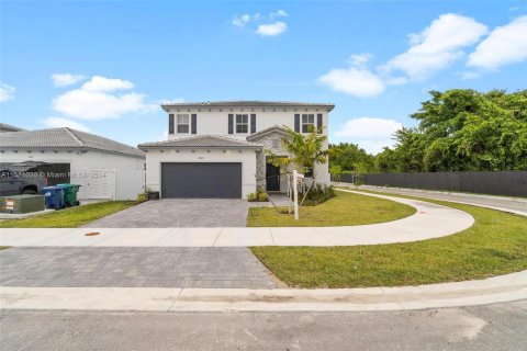 Villa ou maison à louer à Miami, Floride: 5 chambres № 1370338 - photo 1