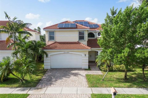 House in Coral Springs, Florida 4 bedrooms, 238.2 sq.m. № 682349 - photo 6