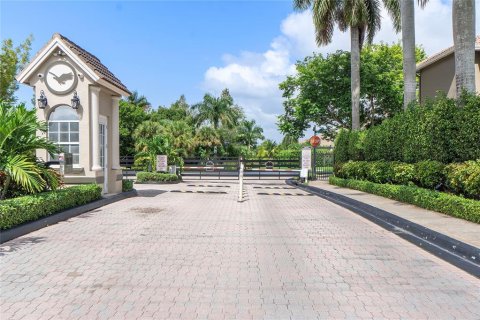 Casa en venta en Coral Springs, Florida, 4 dormitorios, 238.2 m2 № 682349 - foto 8