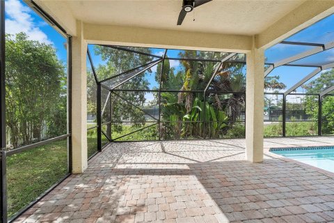 House in Coral Springs, Florida 4 bedrooms, 238.2 sq.m. № 682349 - photo 9
