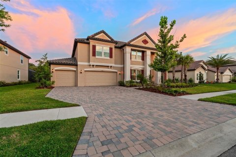 Casa en venta en Wesley Chapel, Florida, 6 dormitorios, 448.72 m2 № 1287110 - foto 2