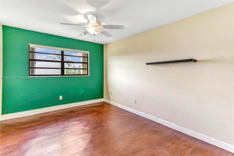 Adosado en venta en Miami, Florida, 3 dormitorios, 161.37 m2 № 1399122 - foto 13