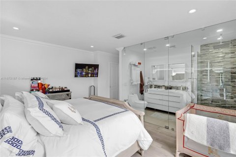 Casa en alquiler en Miami, Florida, 5 dormitorios, 209.59 m2 № 1399168 - foto 18