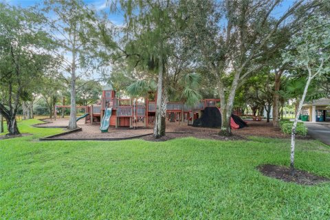 House in Parkland, Florida 4 bedrooms, 222.69 sq.m. № 1101145 - photo 5