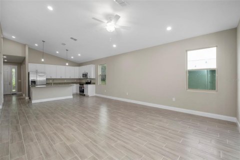 House in Palm Bay, Florida 4 bedrooms, 179.86 sq.m. № 1379556 - photo 25