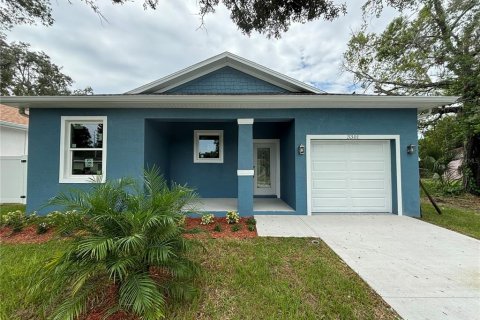 House in Tampa, Florida 3 bedrooms, 144.46 sq.m. № 1379594 - photo 2