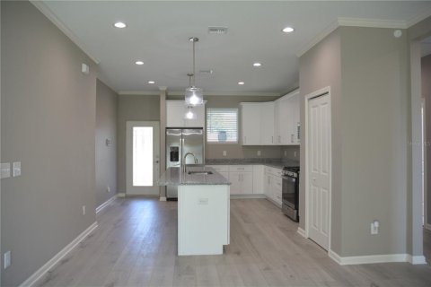 Casa en venta en Tampa, Florida, 3 dormitorios, 144.46 m2 № 1379594 - foto 3