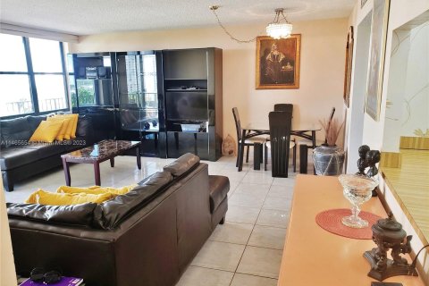 Copropriété à vendre à Aventura, Floride: 2 chambres, 112.41 m2 № 758831 - photo 5