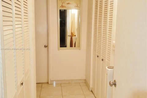 Copropriété à vendre à Aventura, Floride: 2 chambres, 112.41 m2 № 758831 - photo 11