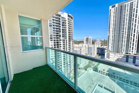 Condo in Fort Lauderdale, Florida, 2 bedrooms  № 1368741 - photo 6