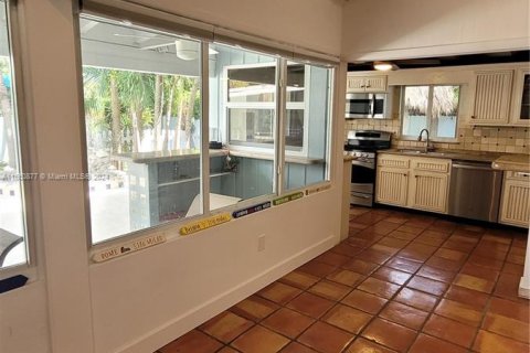 Casa en alquiler en Miami, Florida, 3 dormitorios, 196.67 m2 № 1368778 - foto 11