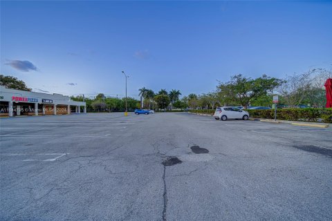 Propiedad comercial en venta en Miami, Florida № 1328210 - foto 26