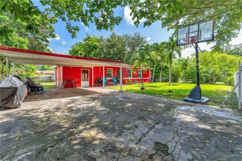 Casa en venta en Miami Gardens, Florida, 3 dormitorios, 107.58 m2 № 1328179 - foto 1