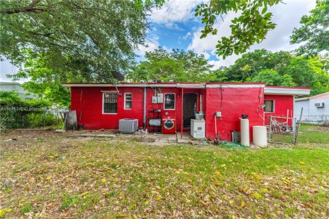 House in Miami Gardens, Florida 3 bedrooms, 107.58 sq.m. № 1328179 - photo 5