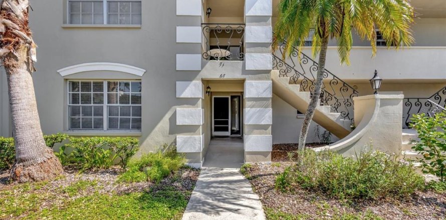 Condominio en Largo, Florida, 2 dormitorios  № 1402160