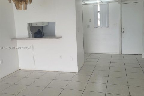 Condo in Aventura, Florida, 1 bedroom  № 1397674 - photo 2