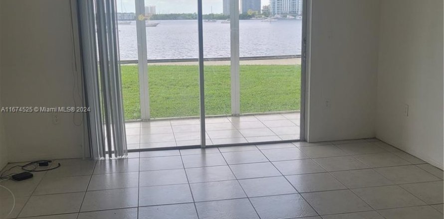 Condo in Aventura, Florida, 1 bedroom  № 1397674