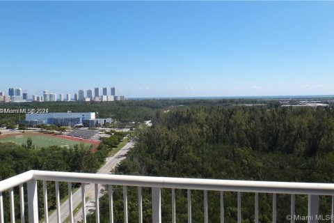 Condominio en alquiler en North Miami, Florida, 2 dormitorios, 163.79 m2 № 1397672 - foto 18