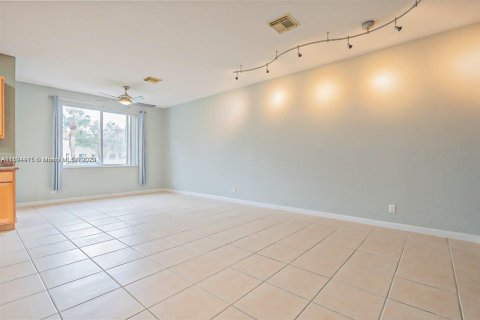 Townhouse in Boynton Beach, Florida 3 bedrooms, 151.06 sq.m. № 1398477 - photo 3