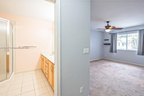 Townhouse in Boynton Beach, Florida 3 bedrooms, 151.06 sq.m. № 1398477 - photo 17