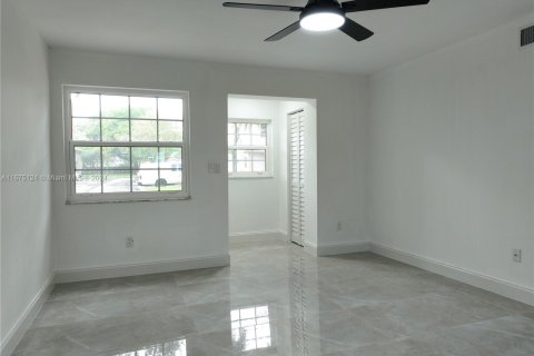 Touwnhouse à vendre à Cooper City, Floride: 3 chambres, 138.24 m2 № 1398527 - photo 4