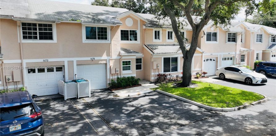 Townhouse in Cooper City, Florida 3 bedrooms, 138.24 sq.m. № 1398527