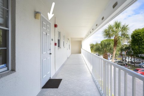 Condo in Riviera Beach, Florida, 2 bedrooms  № 938975 - photo 24