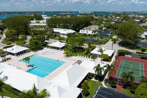 Condominio en venta en Riviera Beach, Florida, 2 dormitorios, 106.19 m2 № 938975 - foto 1