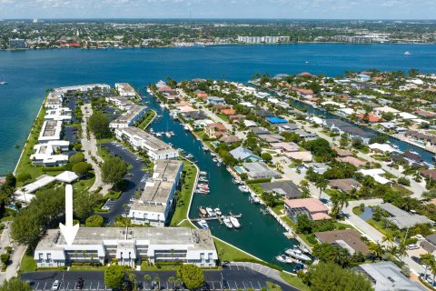 Condo in Riviera Beach, Florida, 2 bedrooms  № 938975 - photo 6