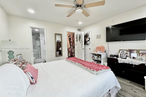 Condo in Sunrise, Florida, 2 bedrooms  № 1138827 - photo 22