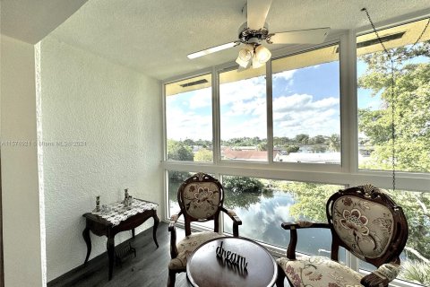 Condo in Sunrise, Florida, 2 bedrooms  № 1138827 - photo 13