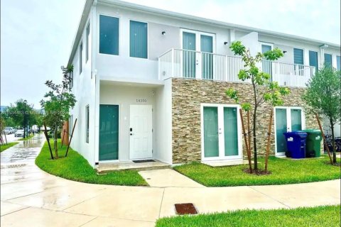 Townhouse in Homestead, Florida 4 bedrooms, 139.35 sq.m. № 1013501 - photo 10