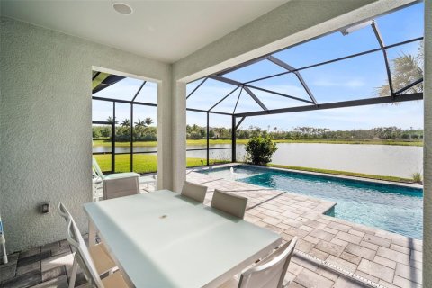 Casa en venta en Fort Myers, Florida, 4 dormitorios, 330.08 m2 № 1133373 - foto 23