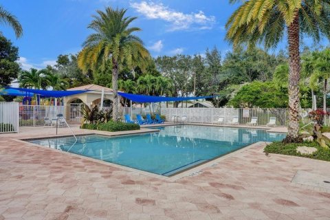 House in Boynton Beach, Florida 3 bedrooms, 161.46 sq.m. № 857756 - photo 2