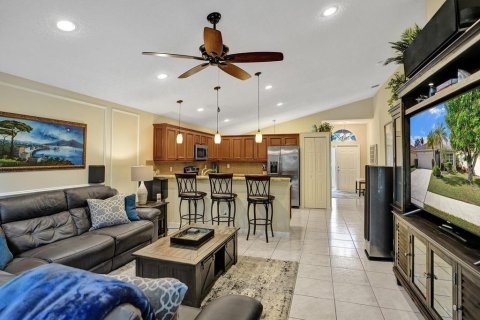 House in Boynton Beach, Florida 3 bedrooms, 161.46 sq.m. № 857756 - photo 17