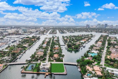 Villa ou maison à vendre à Fort Lauderdale, Floride: 7 chambres, 966.18 m2 № 724866 - photo 21