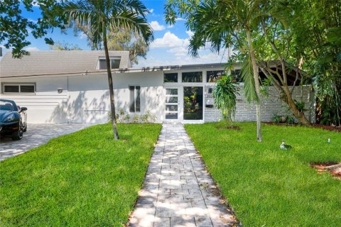 House in Wilton Manors, Florida 3 bedrooms, 247.49 sq.m. № 650875 - photo 7