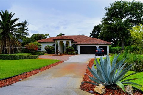 House in Parkland, Florida 4 bedrooms, 251.21 sq.m. № 1184104 - photo 1