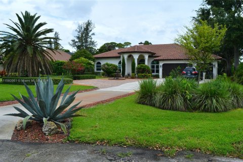 House in Parkland, Florida 4 bedrooms, 251.21 sq.m. № 1184104 - photo 2