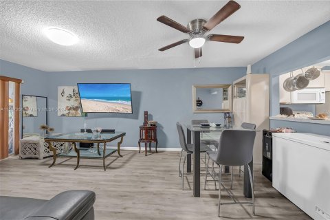 Condominio en venta en Coral Springs, Florida, 2 dormitorios, 78.97 m2 № 1104191 - foto 5