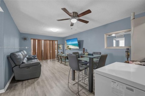 Condominio en venta en Coral Springs, Florida, 2 dormitorios, 78.97 m2 № 1104191 - foto 4