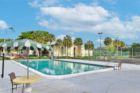 Condominio en venta en Coral Springs, Florida, 2 dormitorios, 78.97 m2 № 1104191 - foto 17