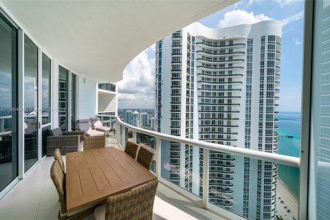 Copropriété à vendre à Sunny Isles Beach, Floride: 3 chambres, 182.27 m2 № 1104009 - photo 2