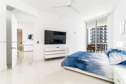 Condo in Sunny Isles Beach, Florida, 3 bedrooms  № 1104009 - photo 14