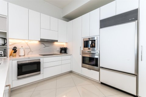 Condo in Sunny Isles Beach, Florida, 3 bedrooms  № 1104009 - photo 11