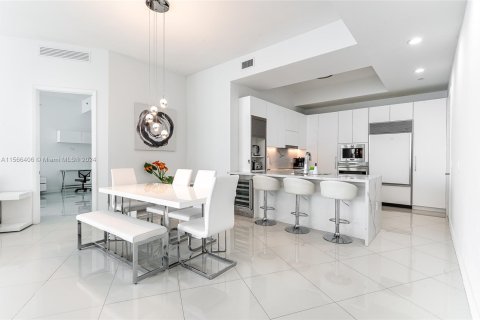 Condo in Sunny Isles Beach, Florida, 3 bedrooms  № 1104009 - photo 9