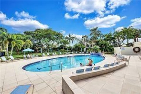 Condo in Deerfield Beach, Florida, 1 bedroom  № 956783 - photo 11