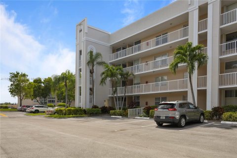 Condo in Sunrise, Florida, 2 bedrooms  № 1281568 - photo 22