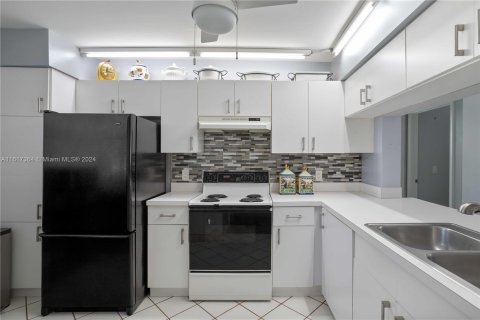 Condo in Sunrise, Florida, 2 bedrooms  № 1281568 - photo 6