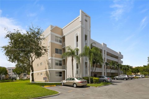 Condo in Sunrise, Florida, 2 bedrooms  № 1281568 - photo 16